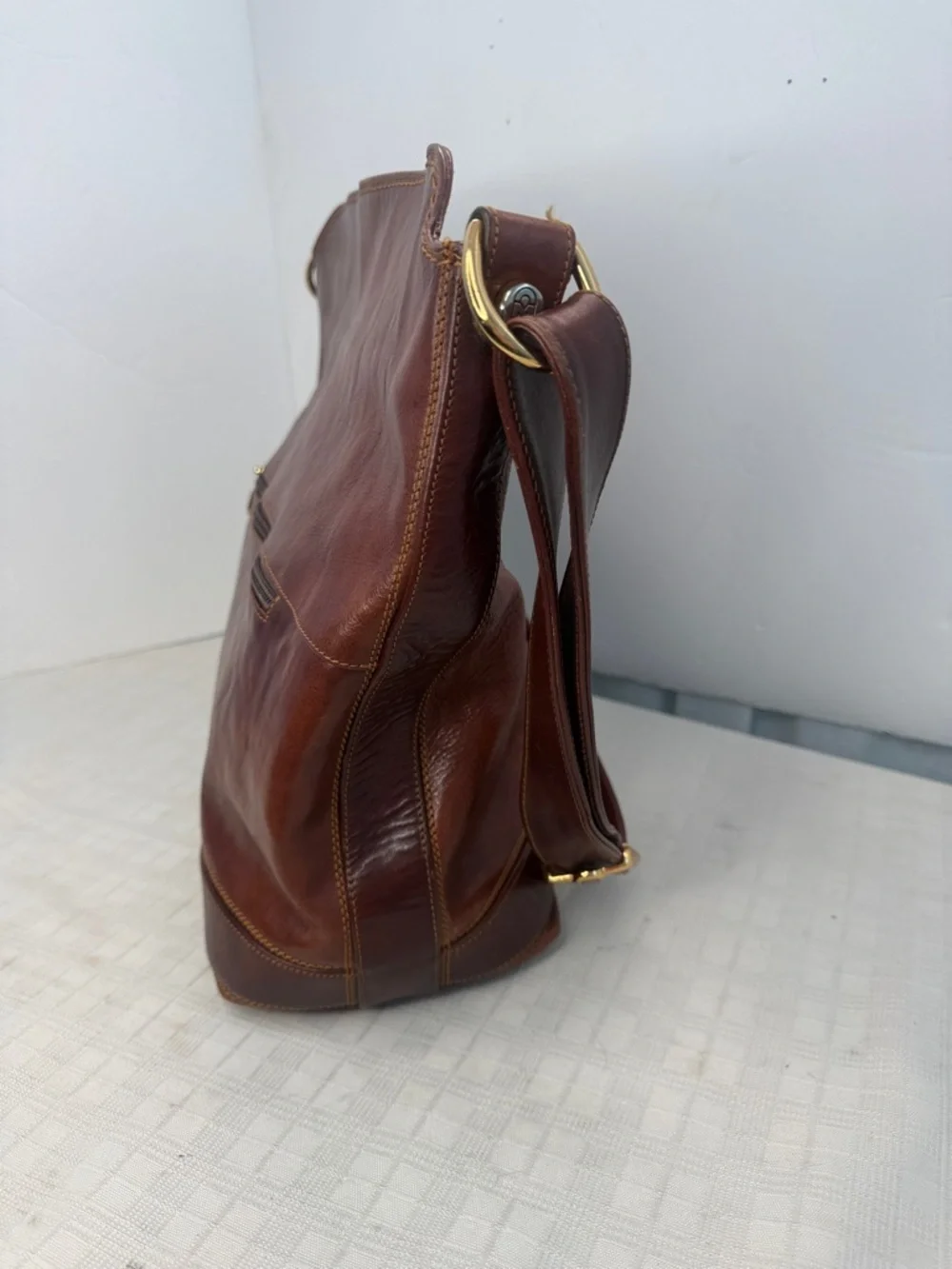 Marino Orlandi leather shoulder bag, handmade in Italy.